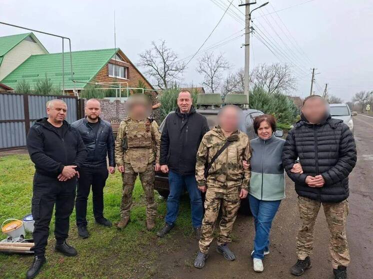 Андроповский округ отправил бойцам груз с техникой и письмами из дома