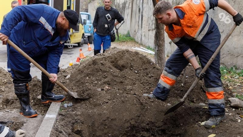 Авария на центральном подводящем водоводе произошла в Невинномысске