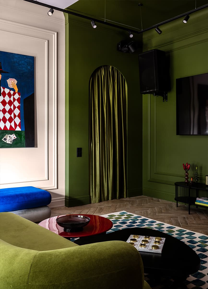 Бескомпромиссный красный в интерьере пространства для мероприятий — проект студии The Key