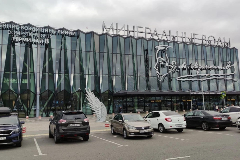 Десять рейсов задерживается в аэропорту Минвод0