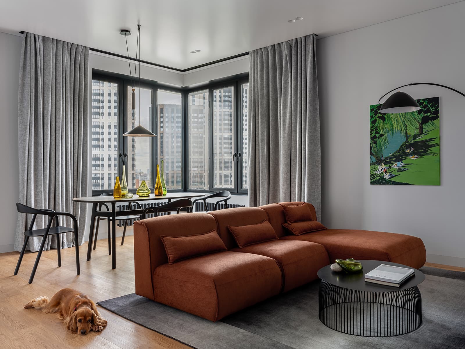 Отсылки к русской архитектуре, искусству и ремеслам в интерьере ресторана — проект студии LEFTdesign