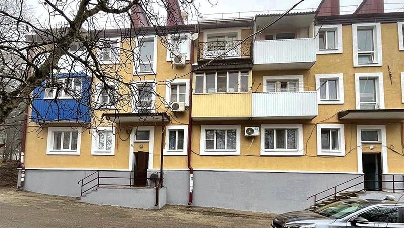 Электросети и фасад обновили по программе капремонта в трёх домах Железноводска