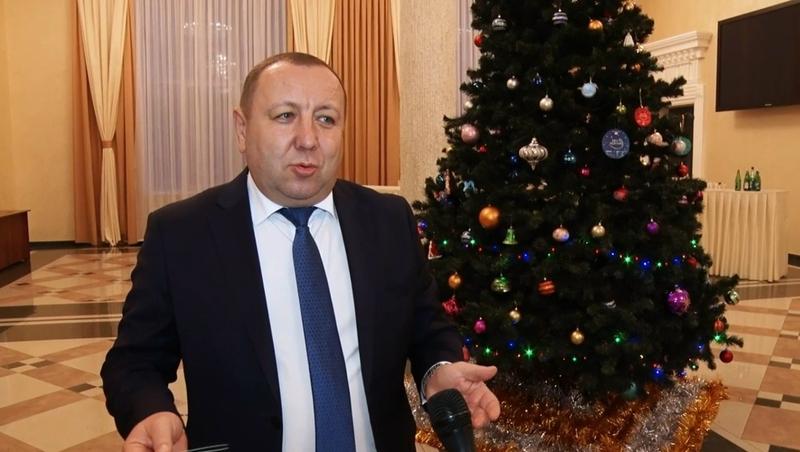 Ещё один шар с &laquo;Ёлки желаний&raquo; снял зампред правительства Ставрополья Иванов