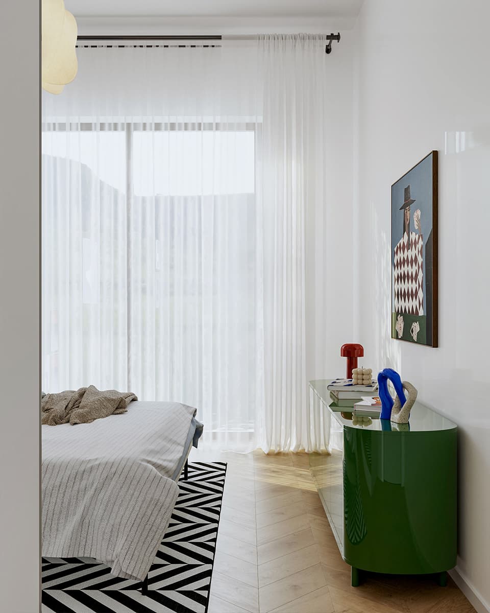 Яркие предметы искусства и черно-белые контрасты в интерьере московской квартиры — проект Zil Architects