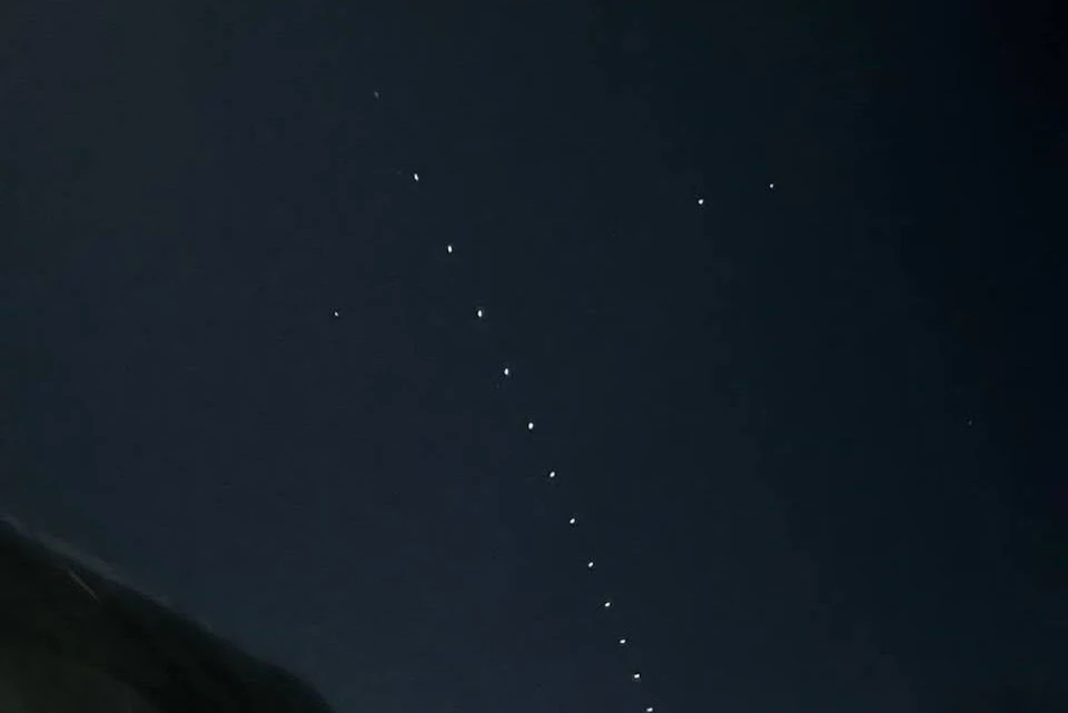 Гигантскую «гирлянду» в небе увидели жители Ставрополья0