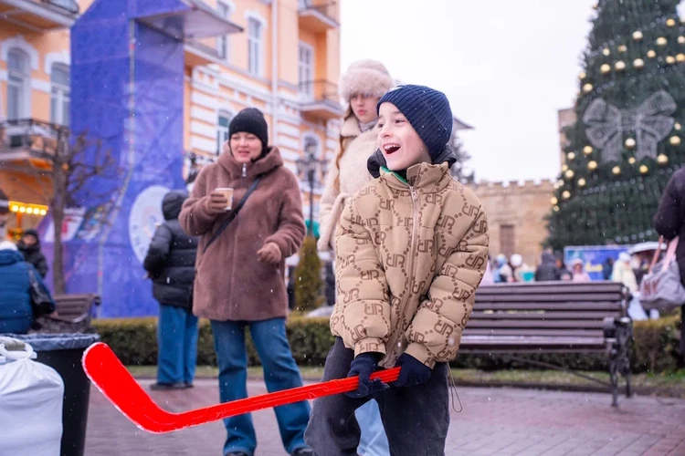 ГК «ЮгСтройИнвест» приняла участие в торжественном открытии новогодней елки в Кисловодске3