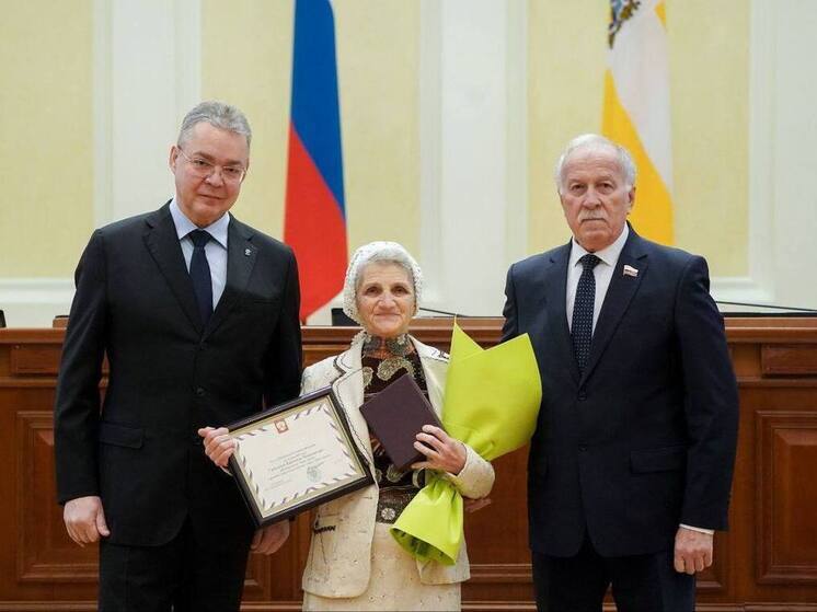 Губернатор Ставрополья: награды ко Дню Конституции вручили многодетным родителям