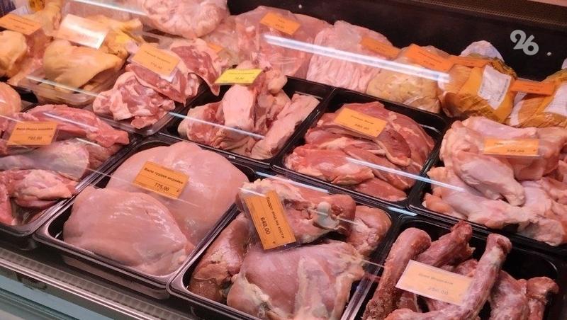 Икра подешевела, селёдка подорожала: сколько ставропольцы заплатят за новогодний стол в декабре 2025 года