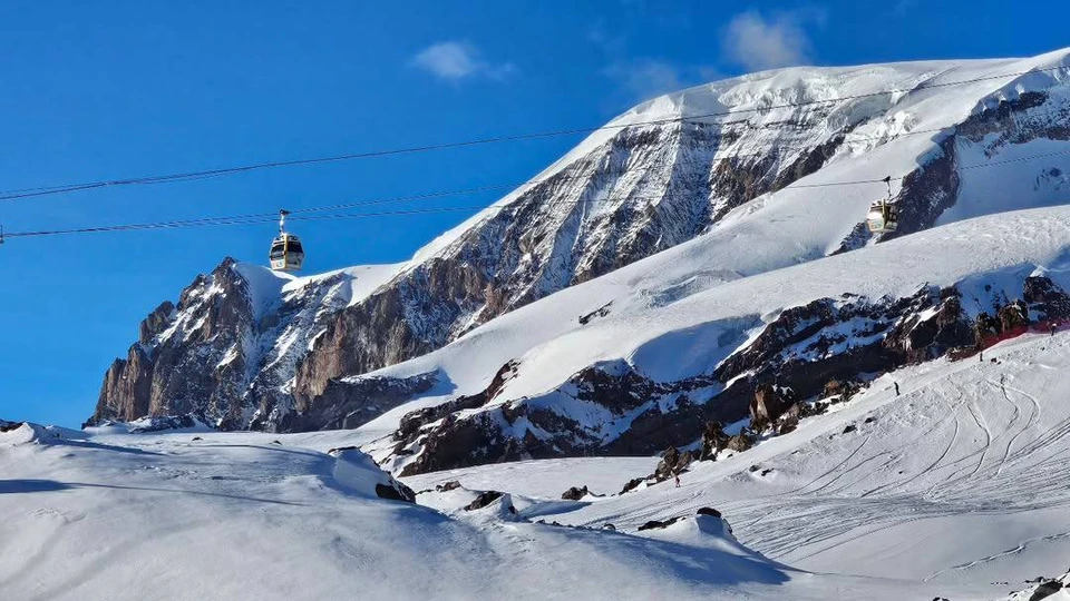 Канатные дороги закрыли на Эльбрусе из-за сильного ветра0