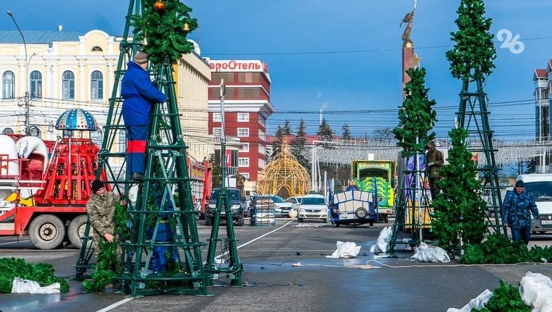 Карусель, арт-объекты и шатёр над елью установят на главной площади Ставрополя