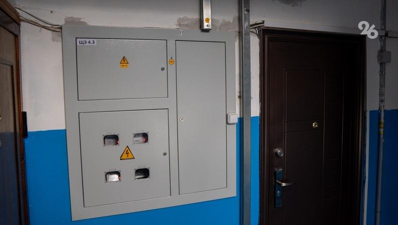 Крышу и электросети впервые за 50 лет обновили в одном из домов Ставрополя