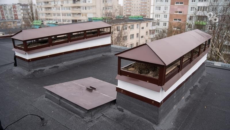 Крышу и электросети впервые за 50 лет обновили в одном из домов Ставрополя