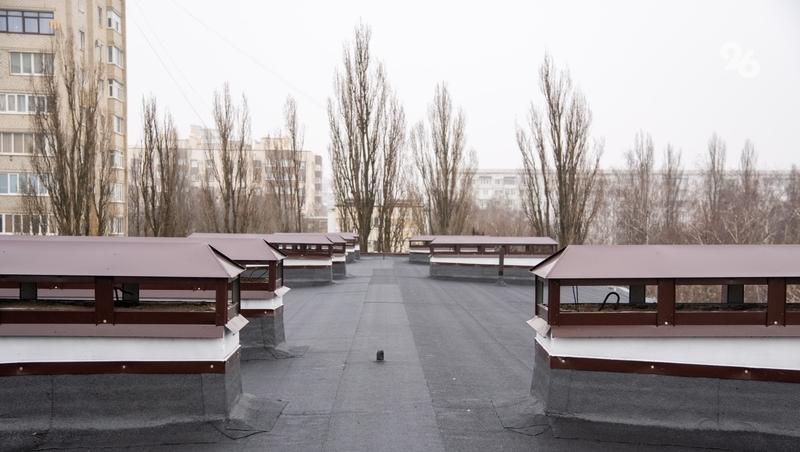 Крышу и электросети впервые за 50 лет обновили в одном из домов Ставрополя