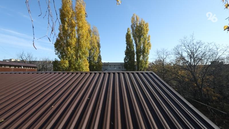 Крышу отремонтировали в городе Лермонтове после прямой линии губернатора