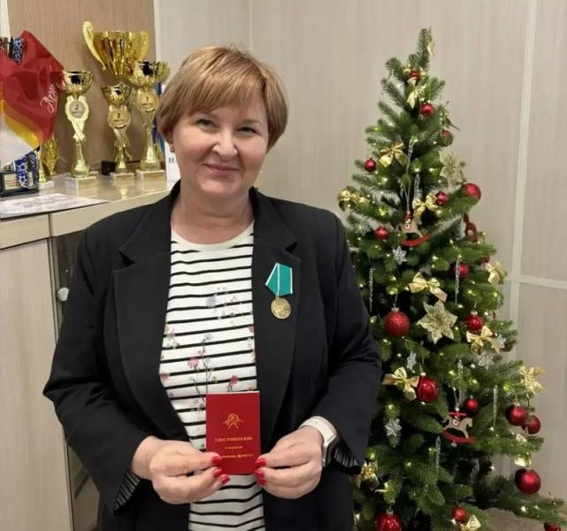 Медаль &laquo;За помощь фронту&raquo; получила директор лицея №6 в Невинномысске