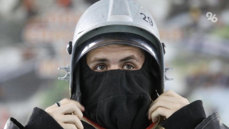 Многоэтажка и автомобили повреждены после взрыва в Каспийске &mdash; Baza