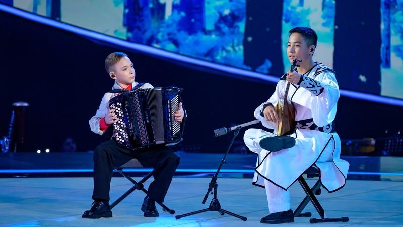 На конкурсе &laquo;Синяя птица&raquo; 13-летний астраханец аккомпанировал Пелагее