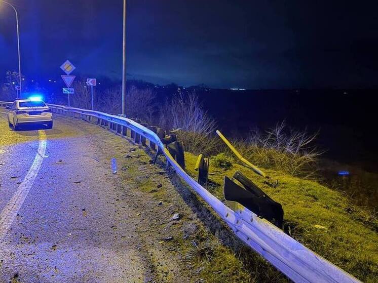 На трассе «Кавказ» в Кочубеевском округе иномарка вылетела с дороги, водитель погиб