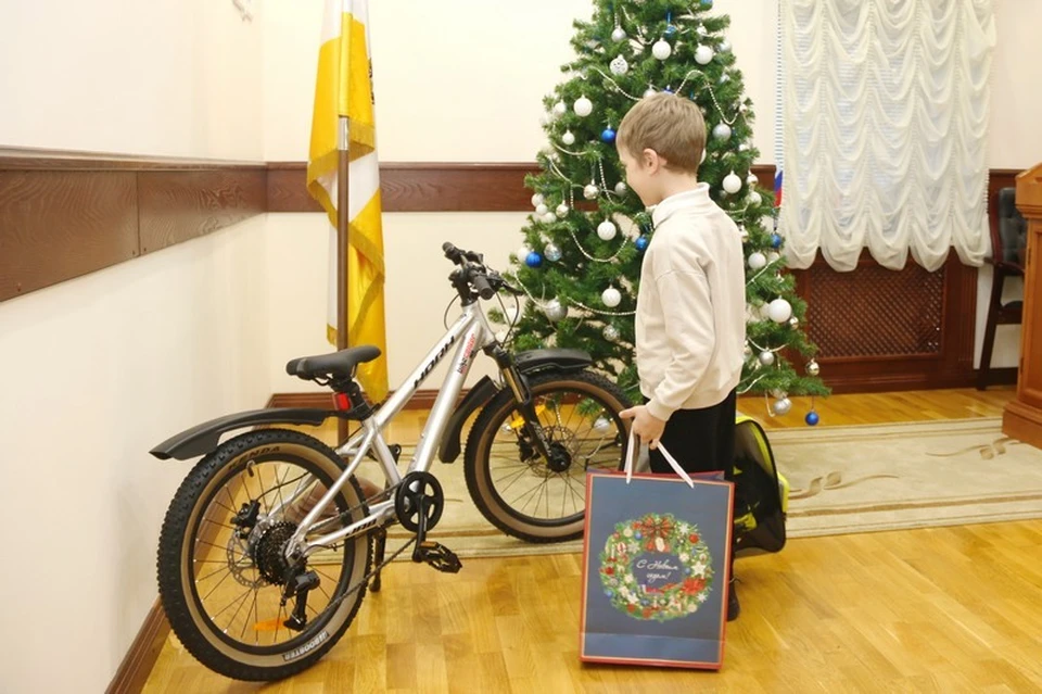 Начальник полиции Ставрополья исполнил новогоднюю мечту семилетнего мальчика0