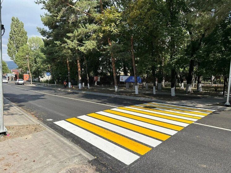 Новая инфраструктура для жизни: как на Ставрополье ремонтируют дороги к социальным объектам