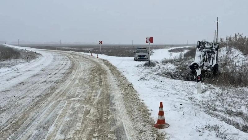 Опытный водитель не пристегнулся, перевернулся на «Ладе» и погиб на Ставрополье