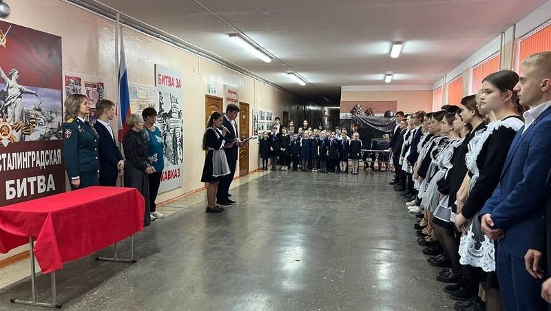 Парты Героев открыли в школах Ставрополья ко Дню Героев Отечества