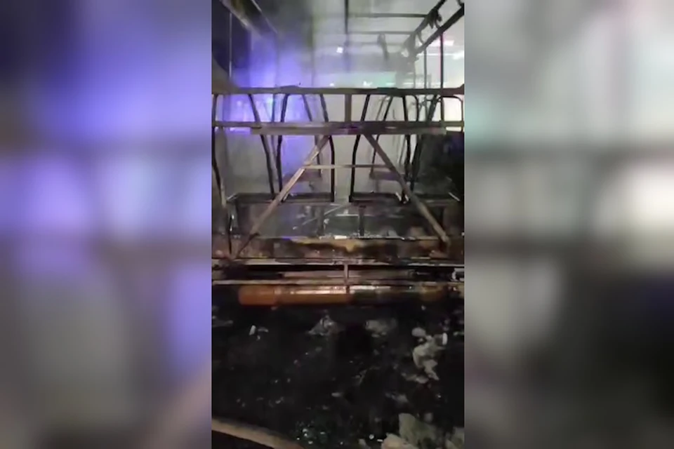 Пассажирская «Газель» загорелась и подожгла магазин в Ессентуках0