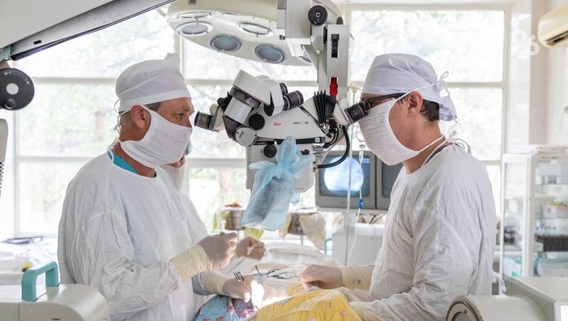 Пятигорские врачи удалили пациентке 4-сантиметровый камень из желчного пузыря