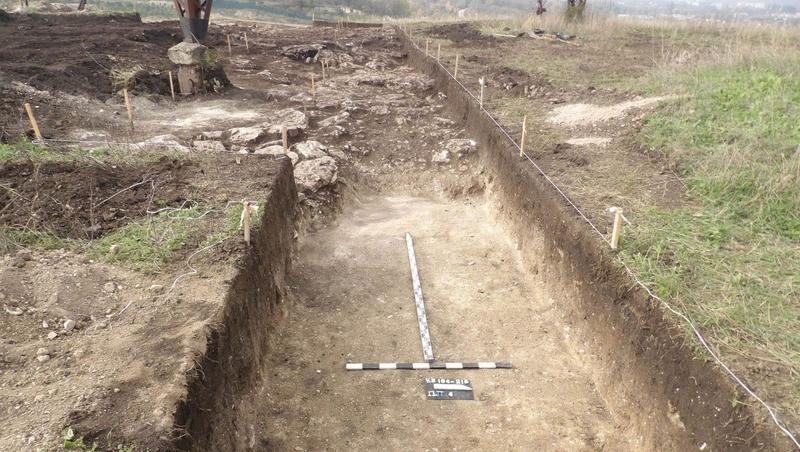 Погребение эпохи железного века исследовали археологи на городище на КМВ