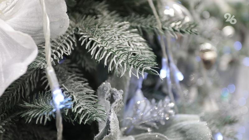 Россиянам напомнили о правилах безопасности при украшении новогодней ёлки