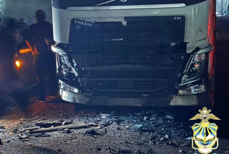 Семья из четырех человек попала в больницу после ДТП с грузовиком в Ингушетии0