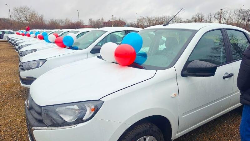 Соцфонд выдал спецавтомобили 23 ставропольцам, пострадавшим на производстве