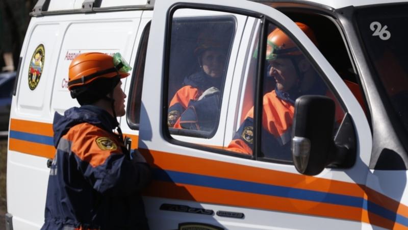 Сорвавшаяся от ветра крыша насмерть придавила мужчину в Дагестане