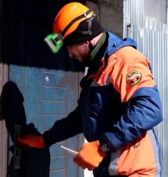 Спасатели помогли пенсионерке из Красногвардейского округа выбраться из дома