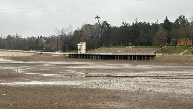 Старое озеро в Кисловодске после очистки снова заполнят водой до Нового года