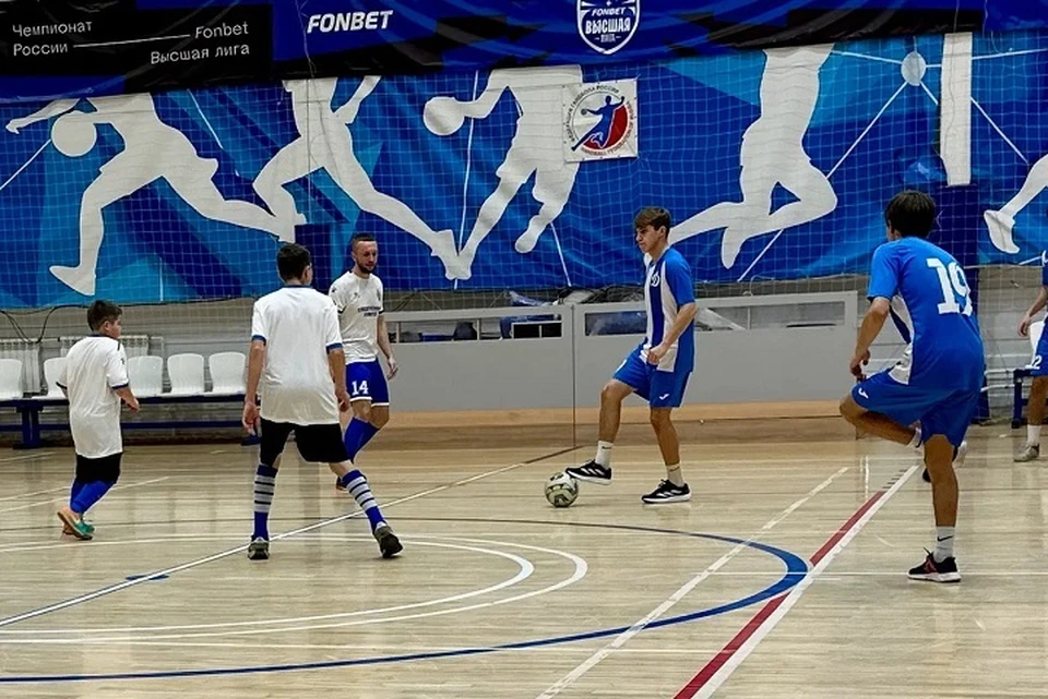 Ставропольские следователи сыграли с детдомовцами в футбол0