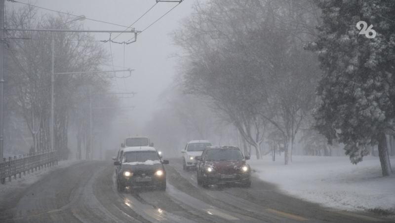 Ставропольских водителей просят соблюдать скорость на дорогах из-за мокрого снега