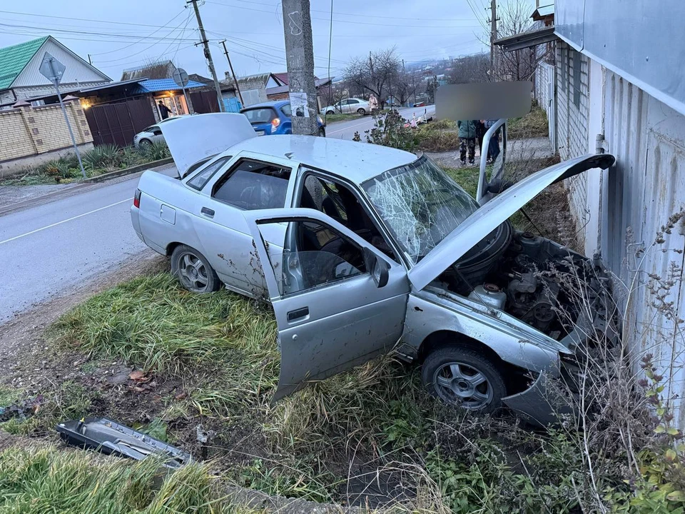 Трое подростков пострадали по вине несовершеннолетнего водителя на Ставрополье0