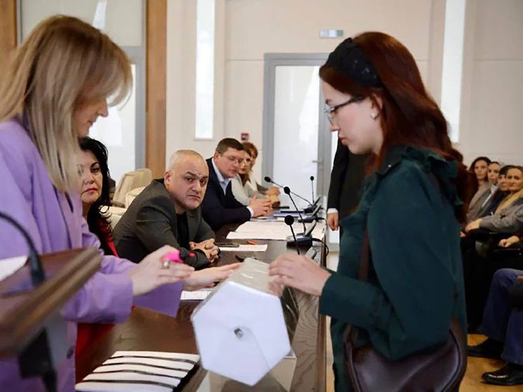 В Черкесске семьям погибших участников СВО выдали земельные участки