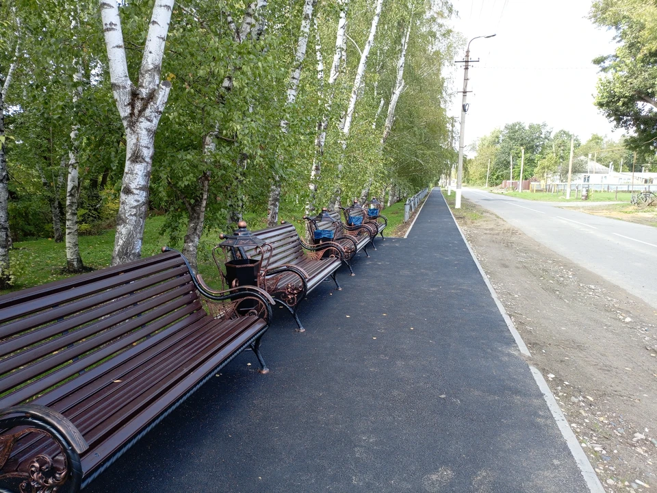 В четырех селах Ставрополья благоустроили тротуары к социально значимым зданиям0