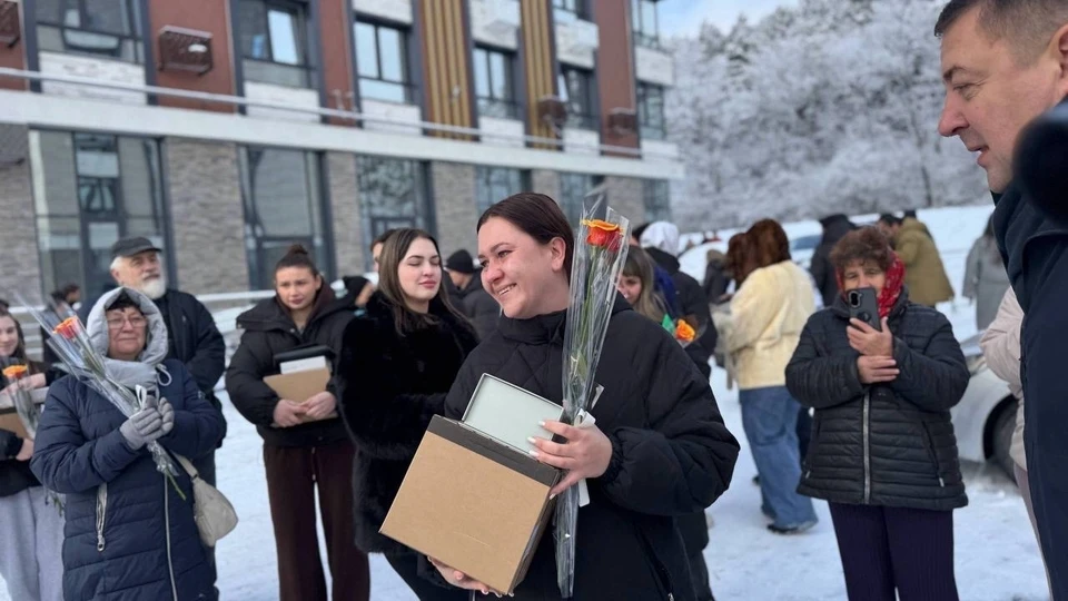 В Кисловодске 17 детей-сирот получили ключи от новых квартир0