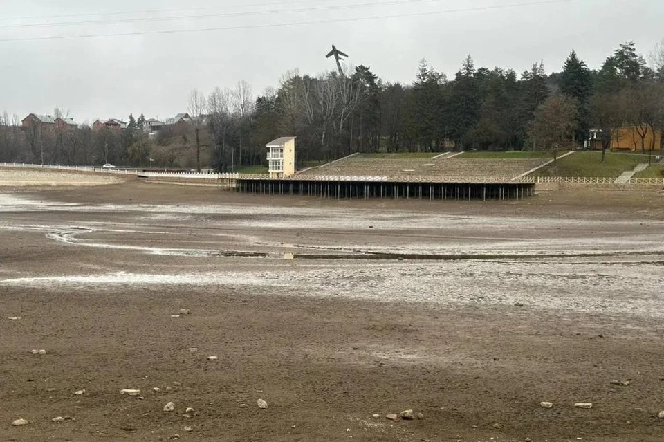 В Кисловодске начали ремонтные работы на Старом озере0