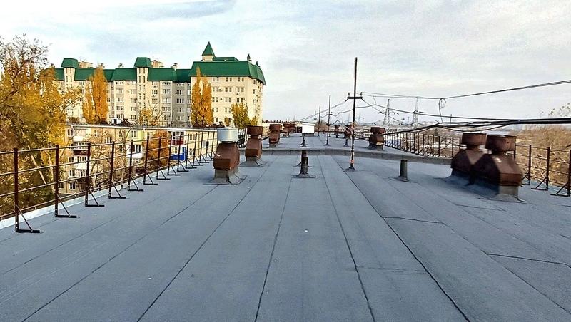 В Невинномысске отремонтировали крыши двух полувековых пятиэтажек