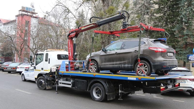 В Ставрополе эвакуировали более 30 машин с парковочных мест для людей с ОВЗ