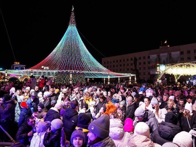 В Ставрополе зажгли главную городскую ёлку