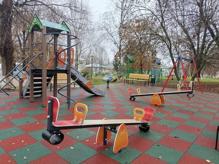  В ставропольском селе по краевой программе обустроили детскую площадку