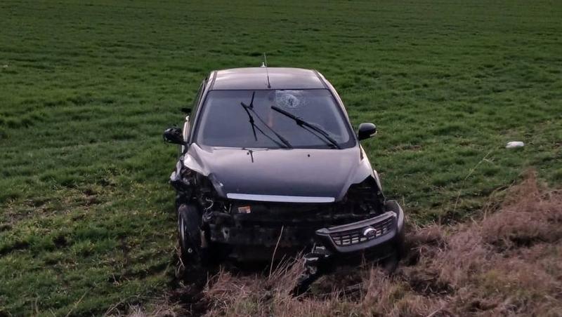 Водитель «Лады» пострадала из-за срезавшей кривизну пути иномарки на Ставрополье