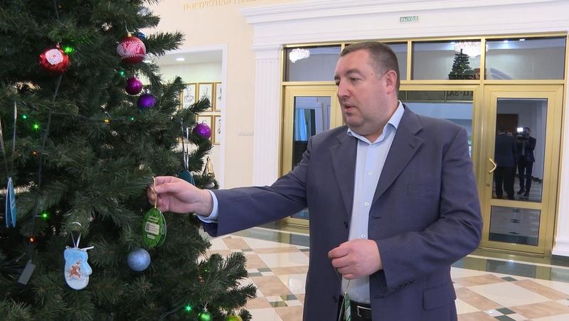 Зампред правительства Ставрополья Дроздов подарит юной жительнице ЛНР велосипед