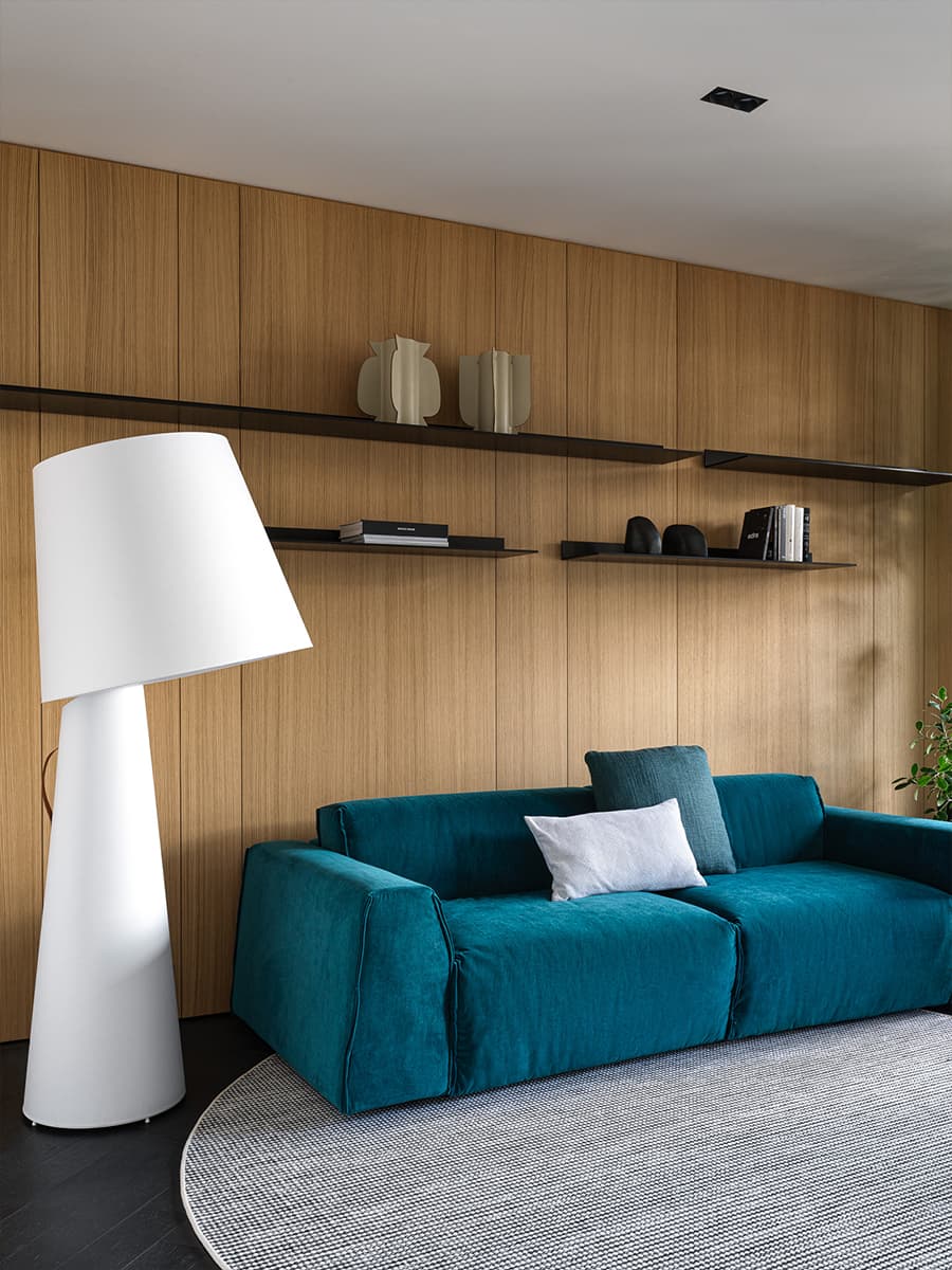 Молодежный интерьер большой квартиры для творческой девушки — проект ART-UGOL