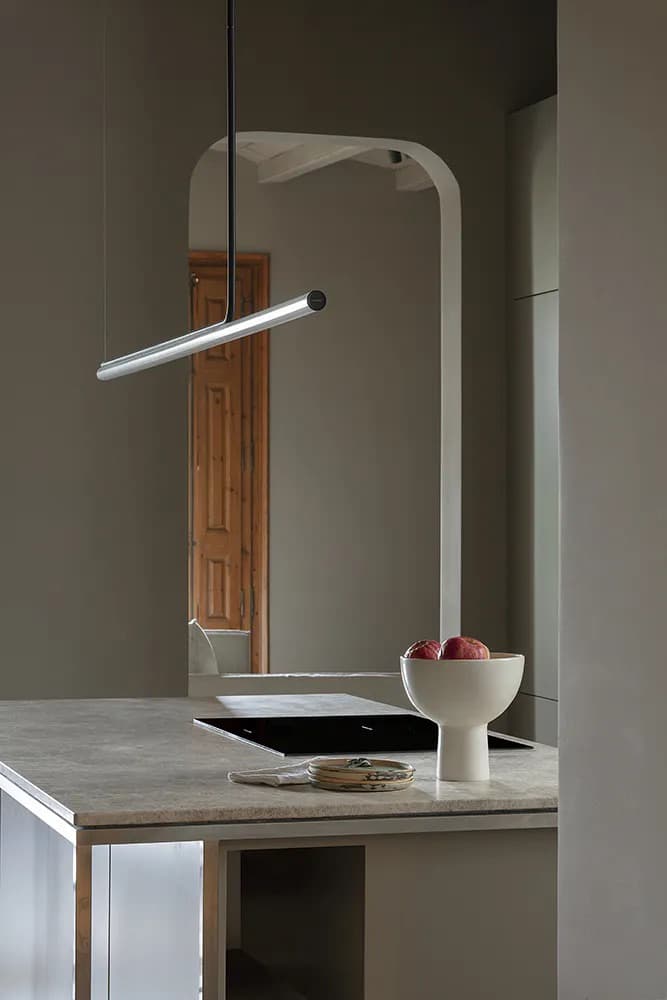 Историческая плитка и открытая планировка в отреставрированном интерьере квартиры — проект Ольги Пахарес